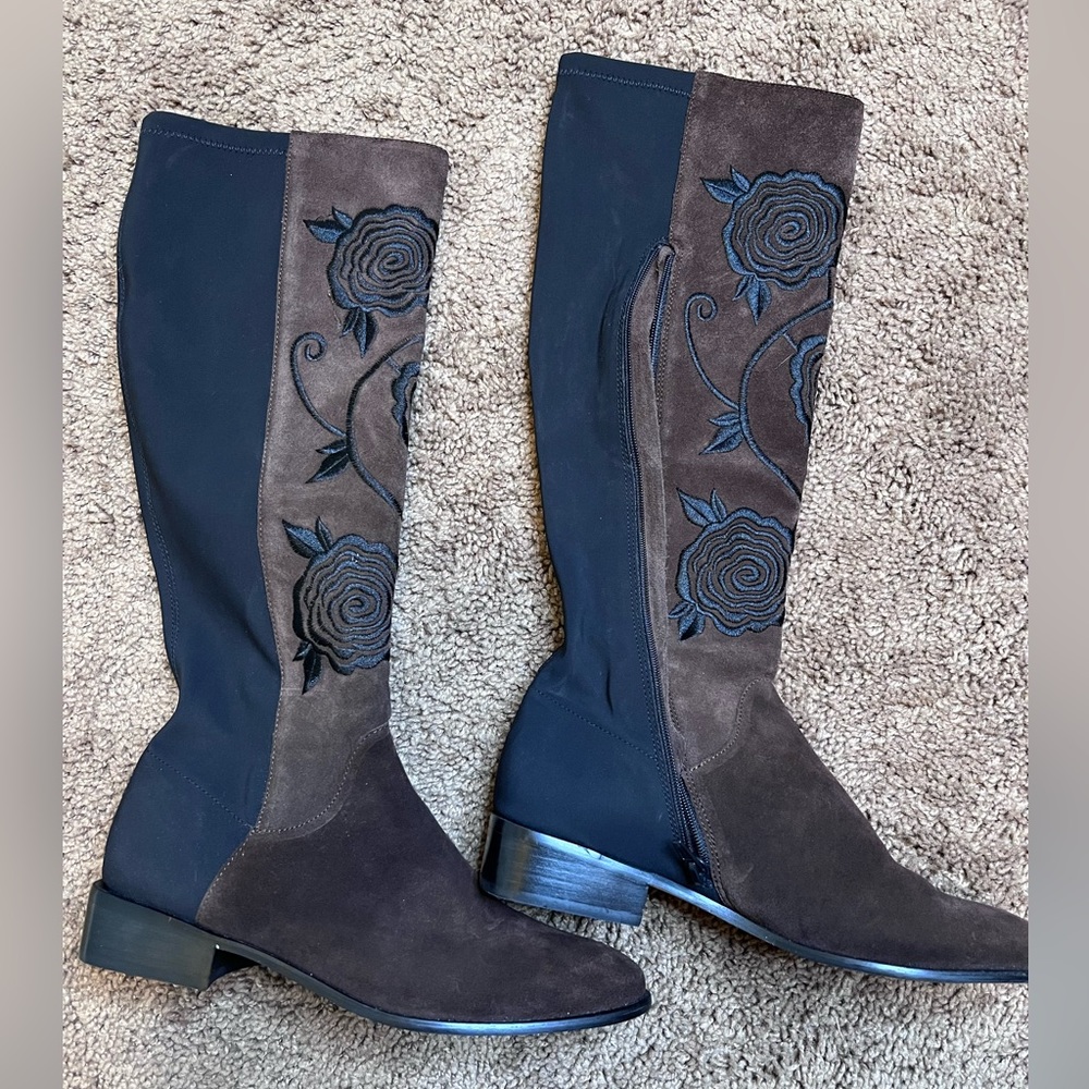 Vaneli Radius Brown and Black Embroidered Boots size 7